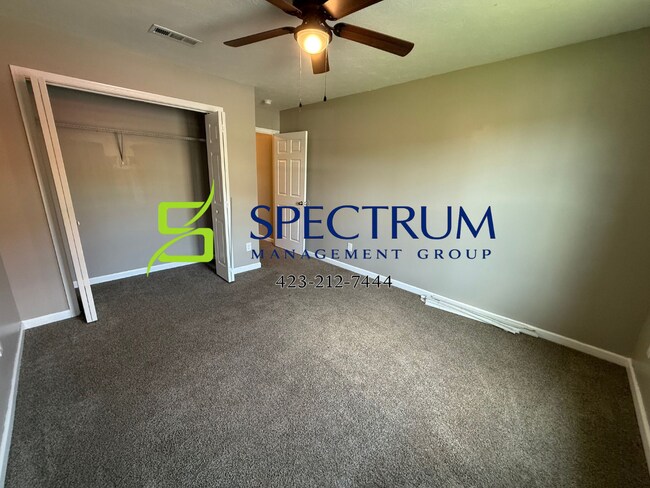 Building Photo - Now accepting applications for a 3 bedroom 2 bath with LARGE bonus room single family home in Kod...
