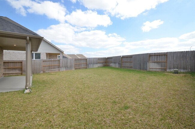 Building Photo - 5631 Pearl Vis Dr