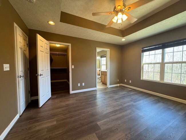 Building Photo - Updated Split Level 4 Bedroom Home with a ...