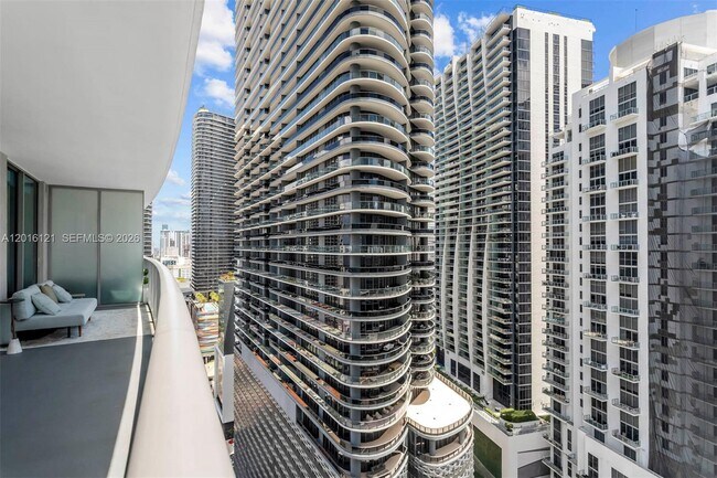 Building Photo - 1100 S Miami Ave