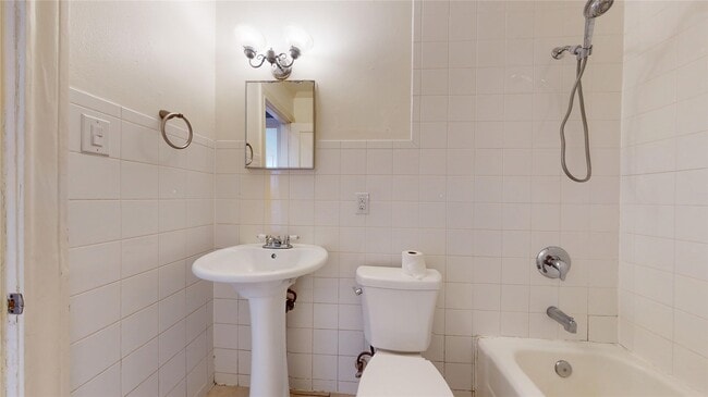 Building Photo - 317 Moody St