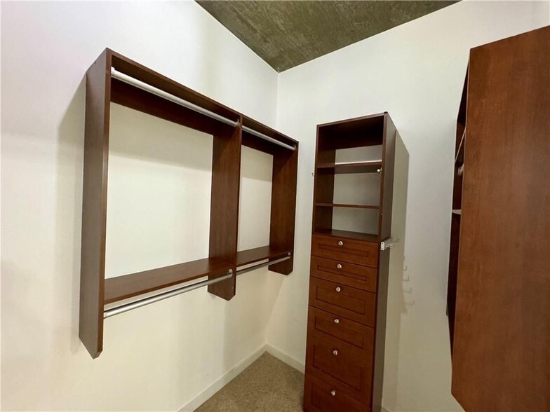 Building Photo - 3324 Peachtree Rd