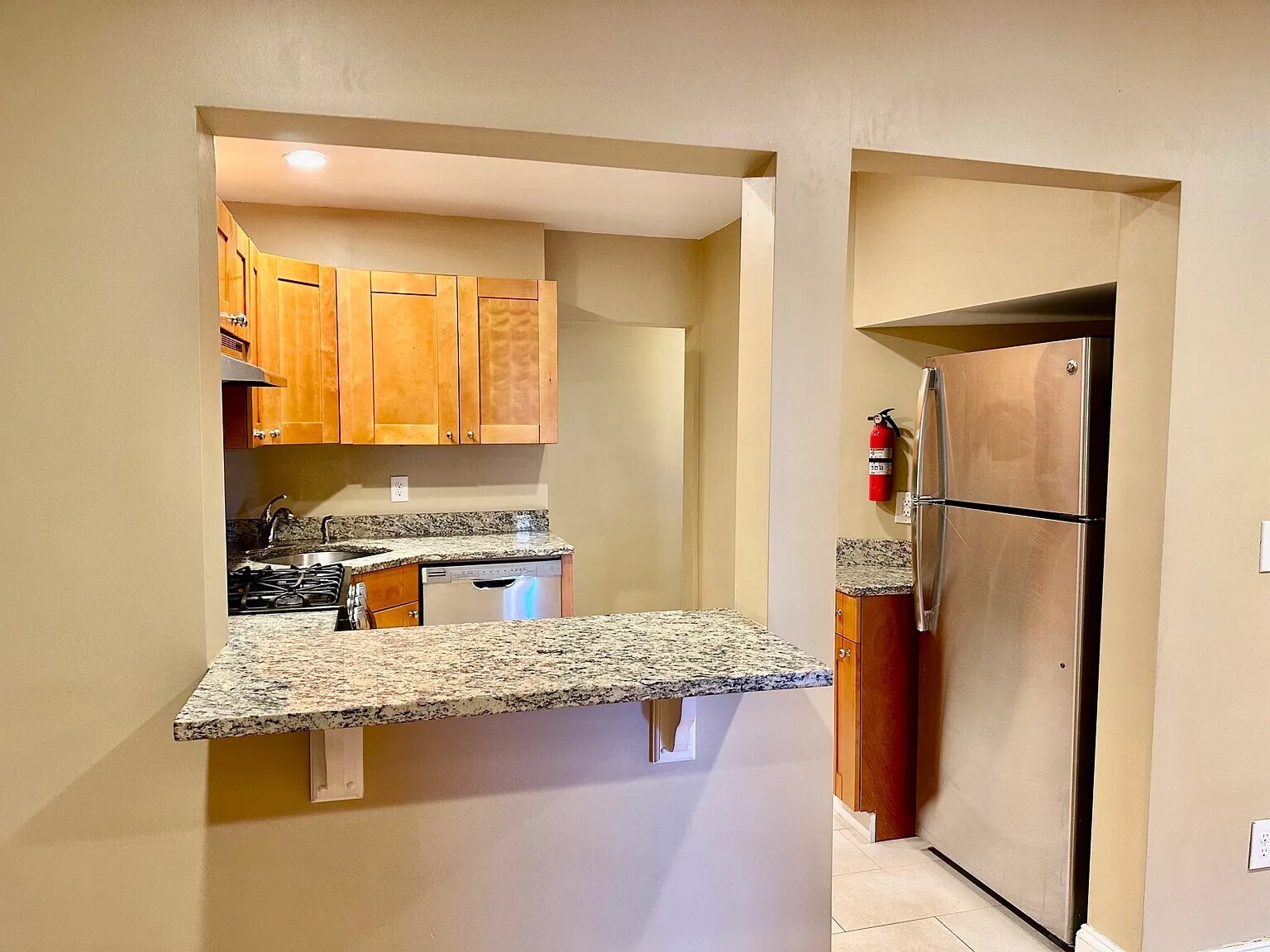 Building Photo - 76 Egmont St