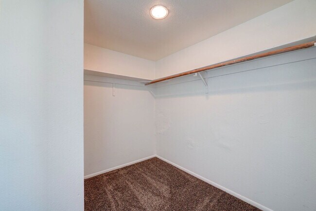 Building Photo - 2696 N 43rd Ave