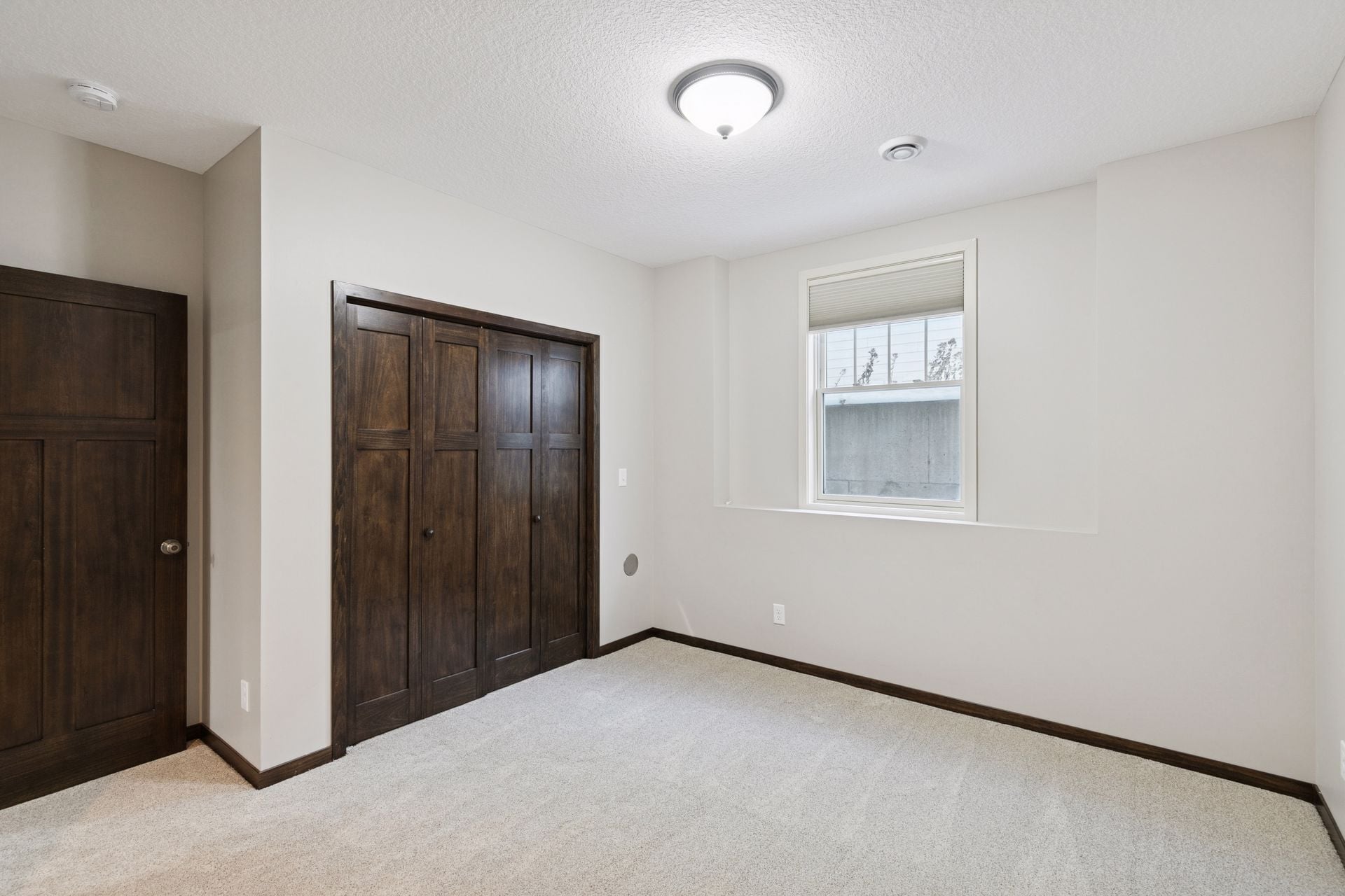 Building Photo - 14246 Garden Way N