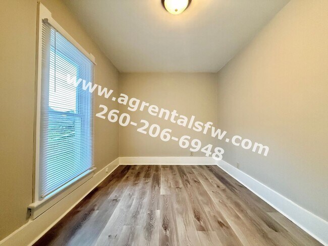 Building Photo - 912 Savilla Ave