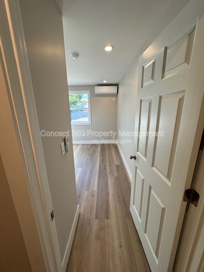 Building Photo - 1421 Obispo Ave