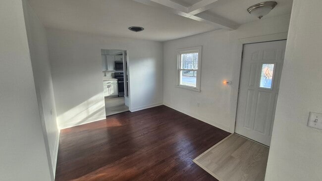 Building Photo - 3417 Jewett Ave