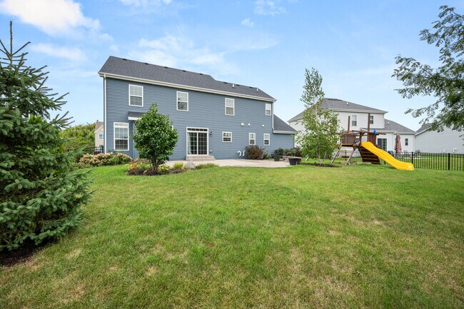 Building Photo - 406 Mary Ann Cir