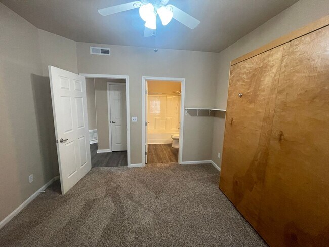 Building Photo - Discover Your Dream Lifestyle: Luxury Cond...