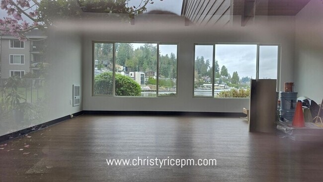 Building Photo - 395 101st Ave SE