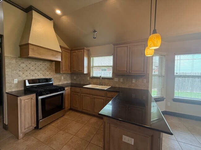 Building Photo - 19132 Cottonwood Ct