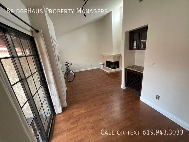 Building Photo - 3988 Iowa St