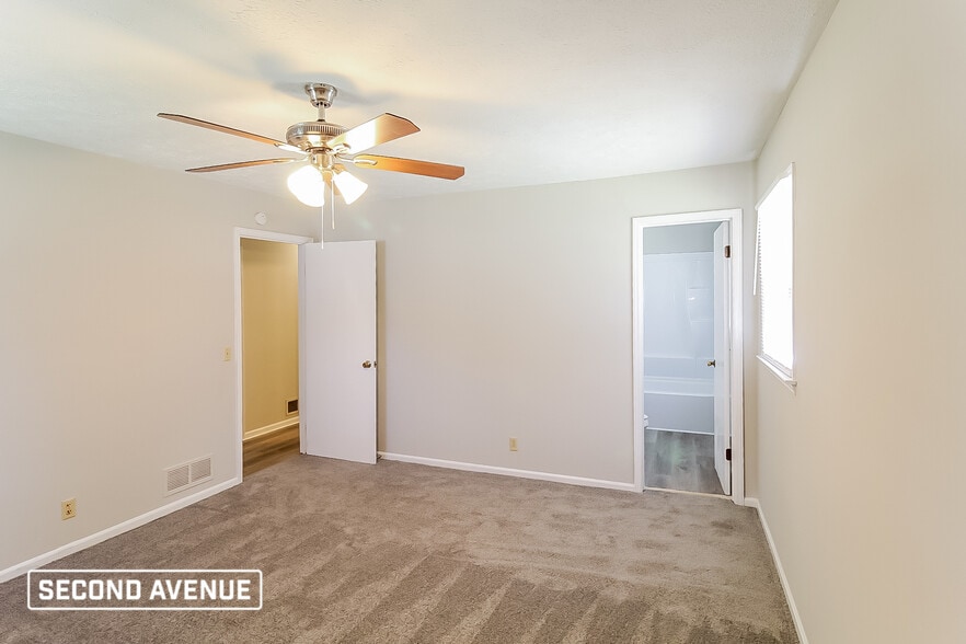 Building Photo - 721 Bluebird Dr SE