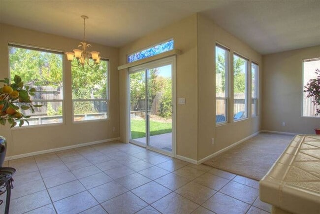 Building Photo - Beautiful Home in Natomas Park