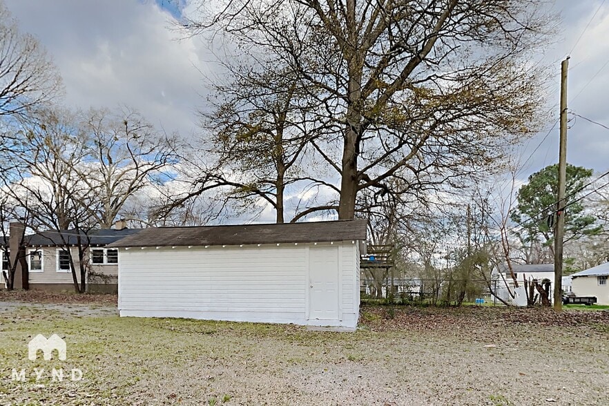 Building Photo - 142 Baker Ave