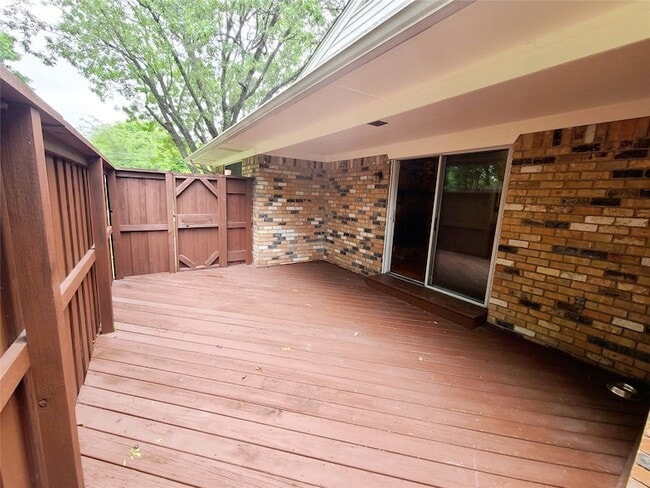 Building Photo - 7409 Brentcove Cir