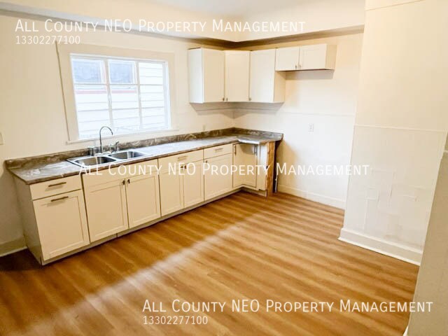 Building Photo - 3431 W 49th St