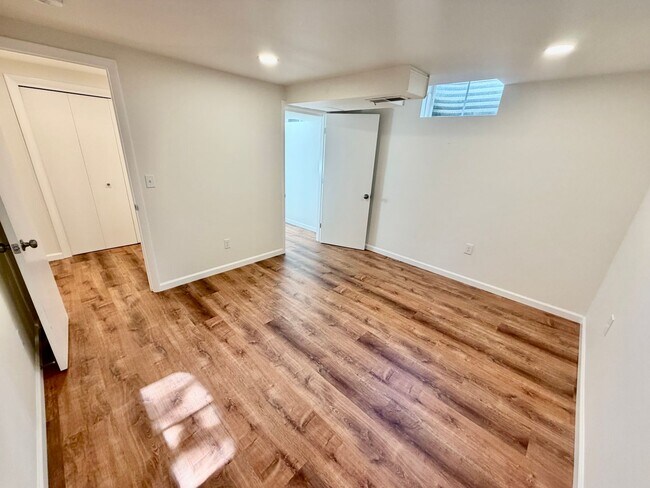 Building Photo - Spacious, Remodeled 5bd/3bath Cherry Park Home with Large Fenced Garden and Finished Basement