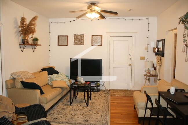 Building Photo - Great 3 Bed Available 6/1/26