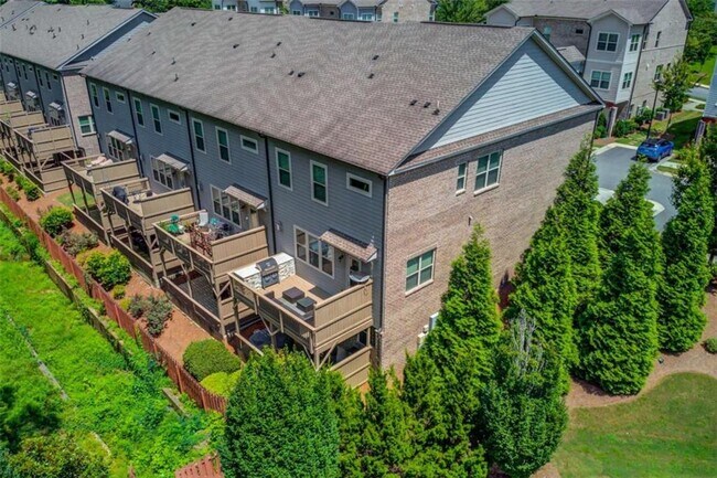 Building Photo - 1450 Edgebrook Ct NE