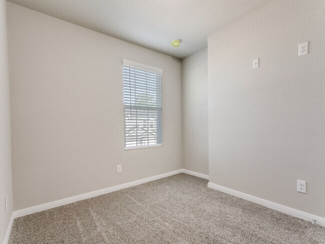 Building Photo - 1 Month Free Rent! New Construction Duplex!