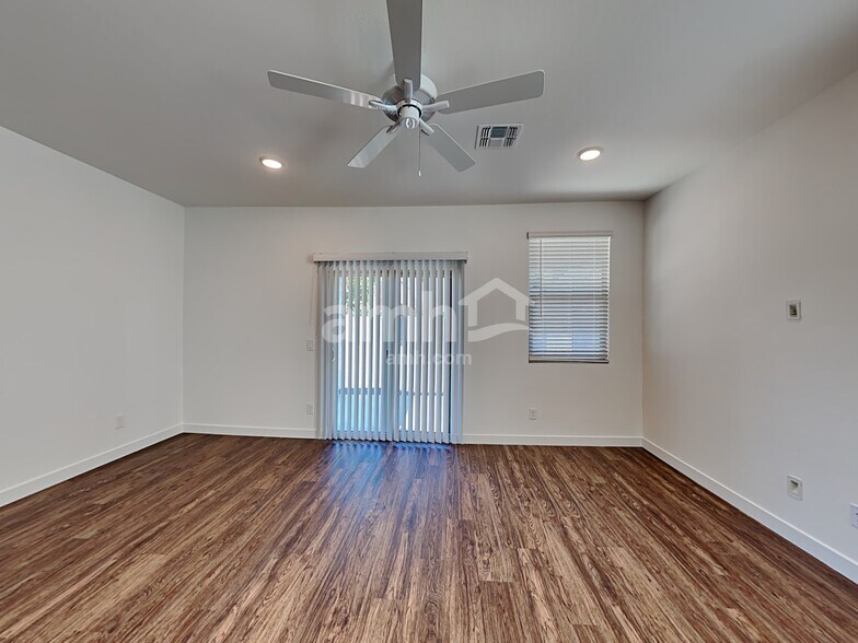 Building Photo - 4313 S 105th Dr