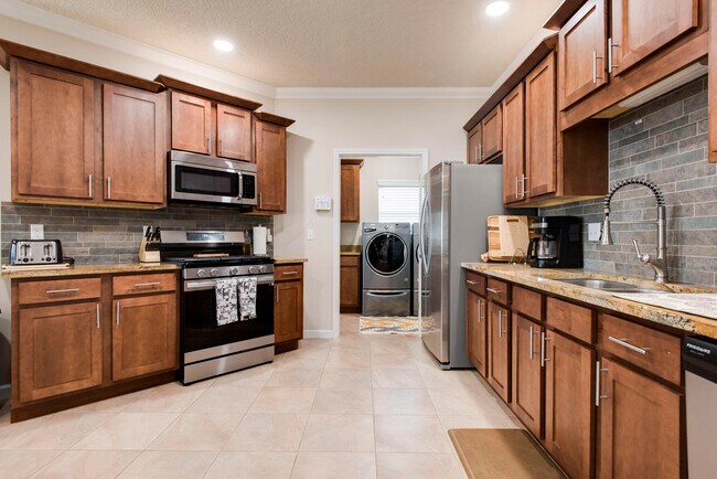 Building Photo - 4600 Hermosa Rd