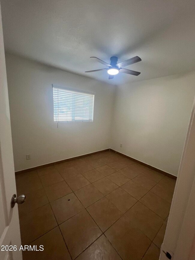 Building Photo - 4525 E Alta Vista Rd