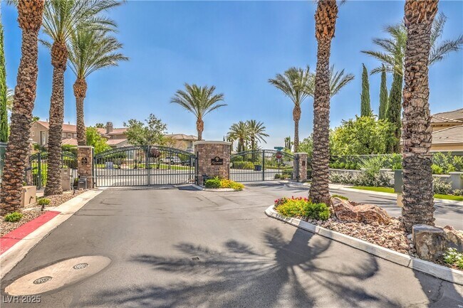 Building Photo - 10227 Sunset Gardens Dr