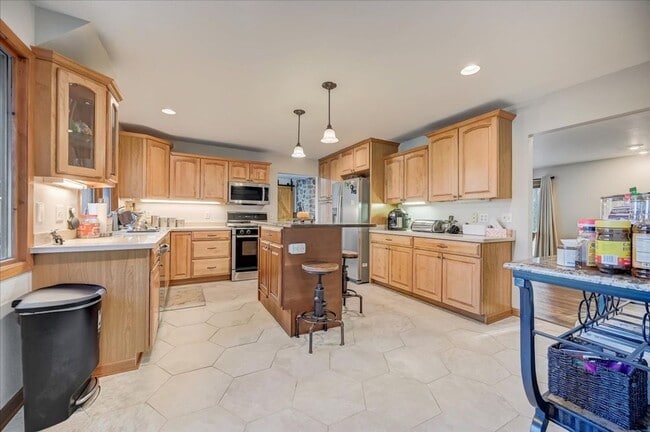 Building Photo - Spacious Elm Grove 3BR/2BA Ranch Single Fa...