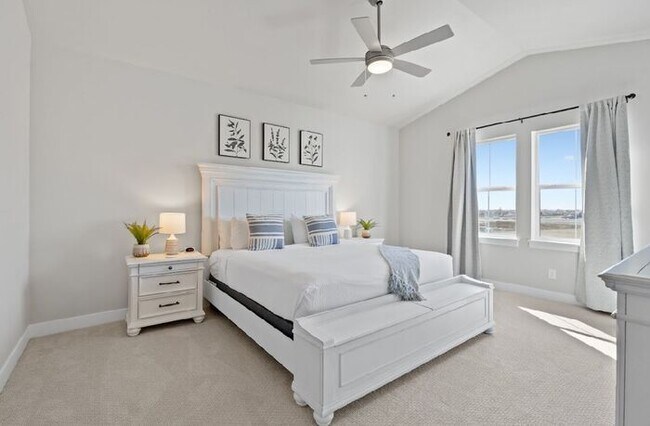 Building Photo - Gorgeous 3 bed/ 3.5 bath Condo At Heron La...
