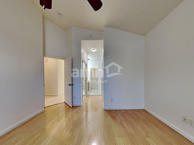 Building Photo - 837 S Roanoke St