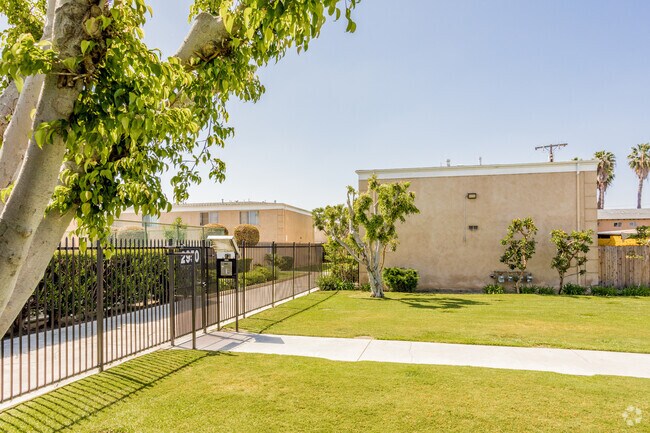 Entrance - Townhome 2 bed 1.5 Bath in Anaheim