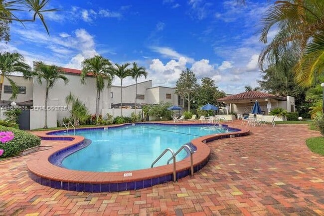 Building Photo - 4702 SW 67th Ave