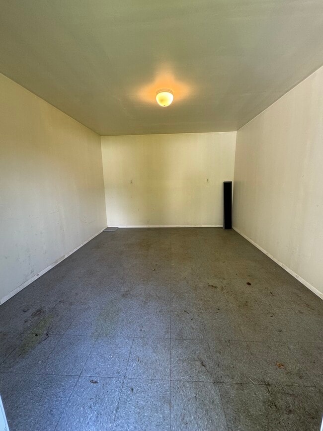 Building Photo - 117 Southerland Dr