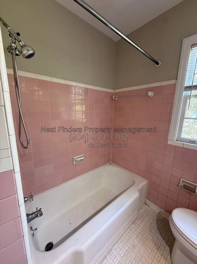Building Photo - 3553 Oak St