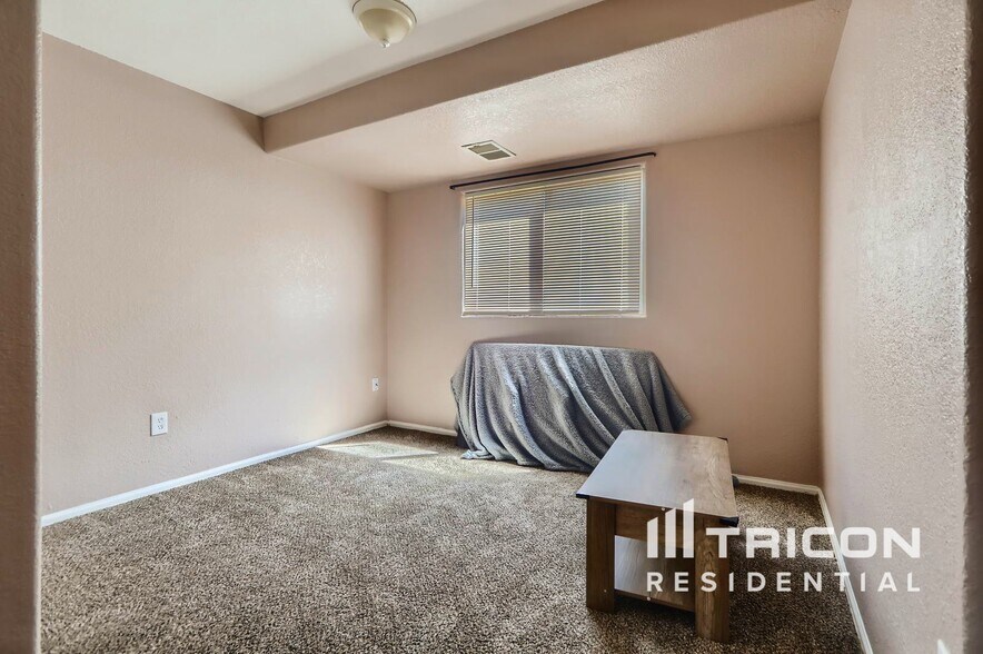 Building Photo - 21898 E Alamo Ln