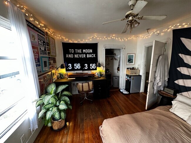 Building Photo - 40 Hooker St