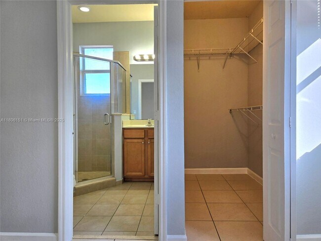 Building Photo - 9372 SW 171st Ct