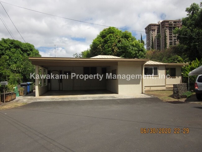 Building Photo - Very Spacious, Well Maintained, Hidden Gem on Quiet Street