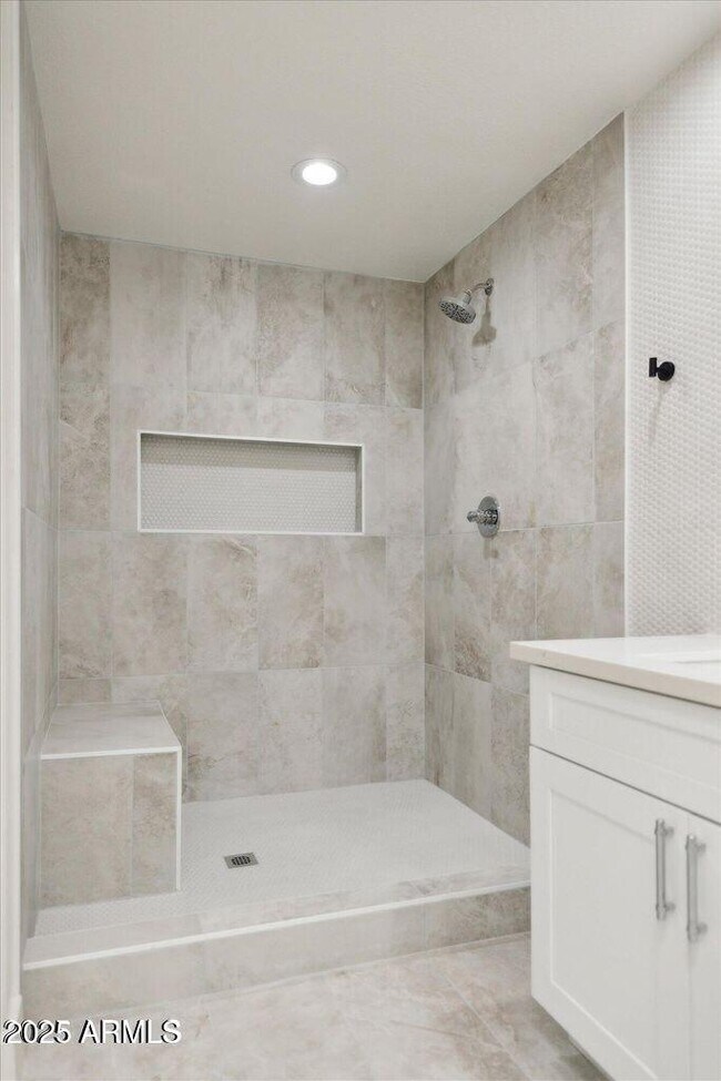 Building Photo - 26034 S Glenburn Dr