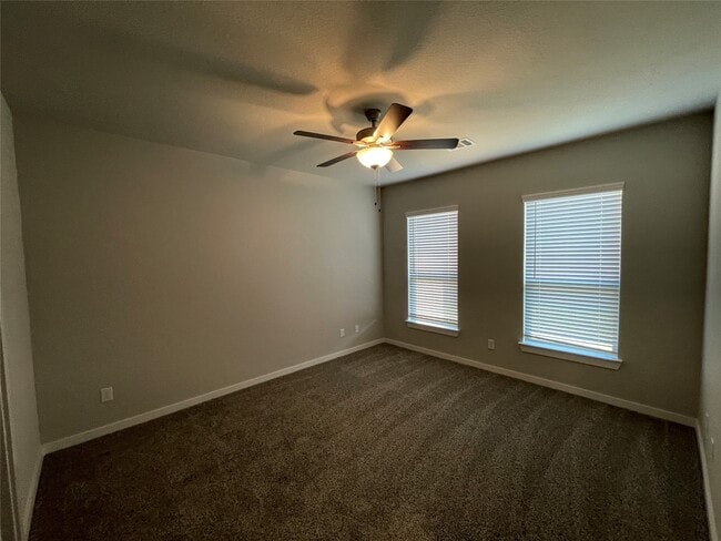 Building Photo - 9772 Grosbeak Ln
