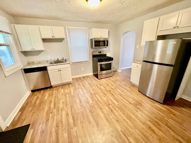 Building Photo - 625 Vanadium Rd