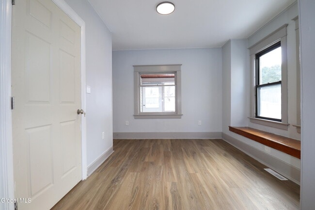 Building Photo - 442 Plymouth Ave