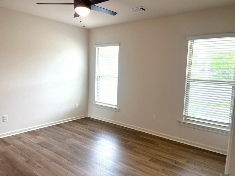 Building Photo - 35657 Woodland Ridge Dr