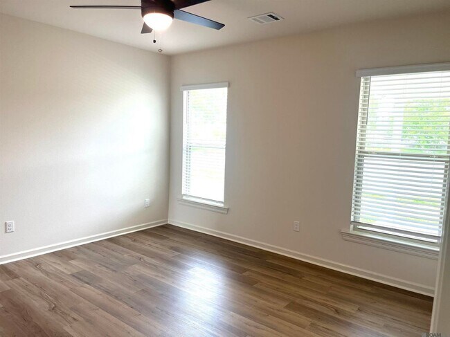 Building Photo - 35657 Woodland Ridge Dr
