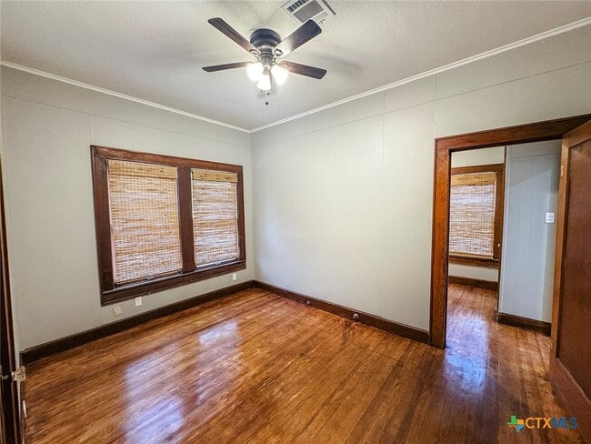 Building Photo - 507 W Brazos St