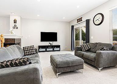 Building Photo - Stylish & Move-In Ready Home in Prime Aurora Location