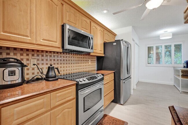 Building Photo - 9361 SW 23rd St